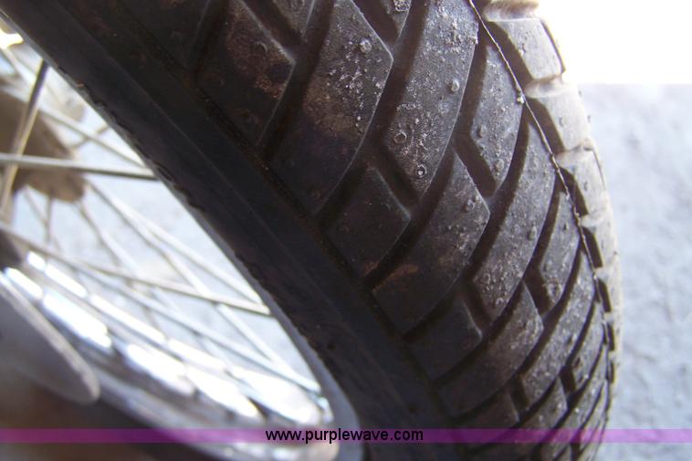 image for item 7309 1975 Suzuki 185 motorcycle