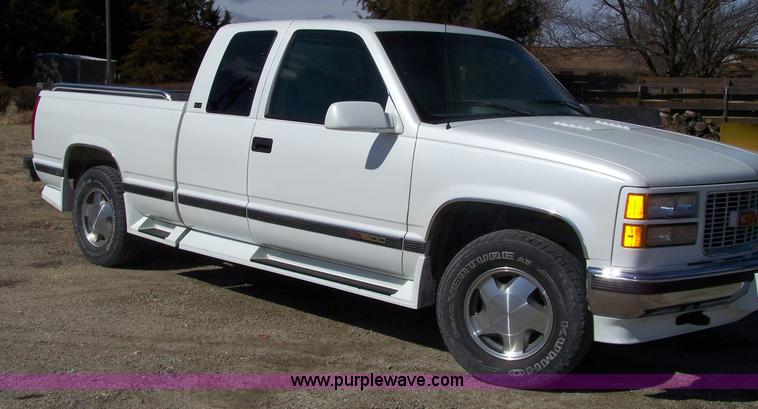 image for item 7322 1996 GMC pickup