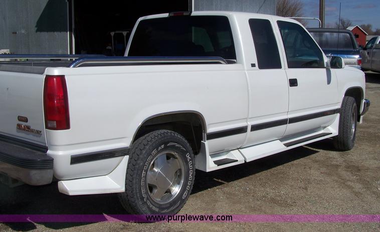 image for item 7322 1996 GMC pickup