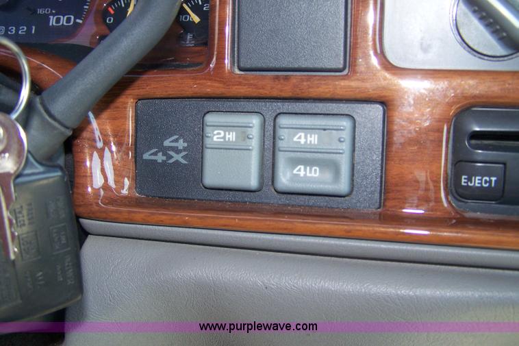 image for item 7322 1996 GMC pickup