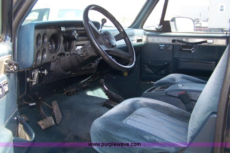 image for item 7323 1991 Chevrolet Blazer Silverado 150