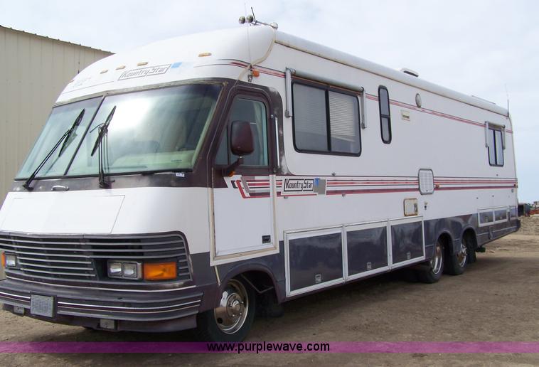 image for item 7336 1990 Kountry Star 37' motor home