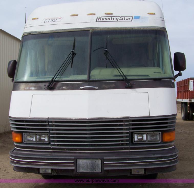 image for item 7336 1990 Kountry Star 37' motor home