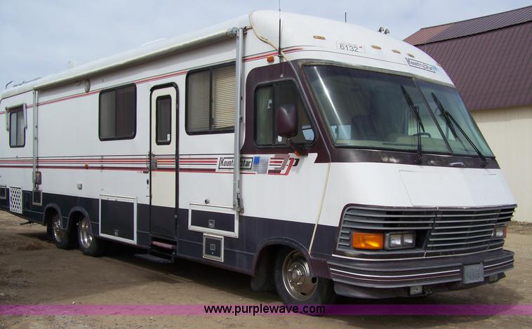 image for item 7336 1990 Kountry Star 37' motor home