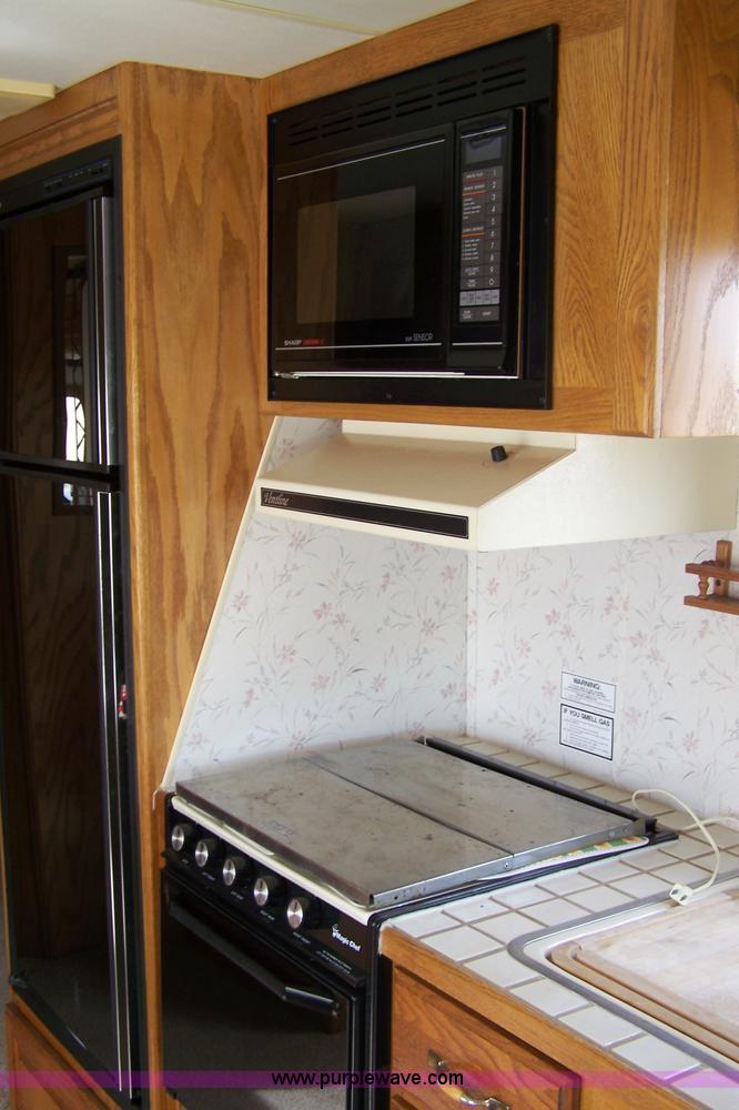 image for item 7336 1990 Kountry Star 37' motor home