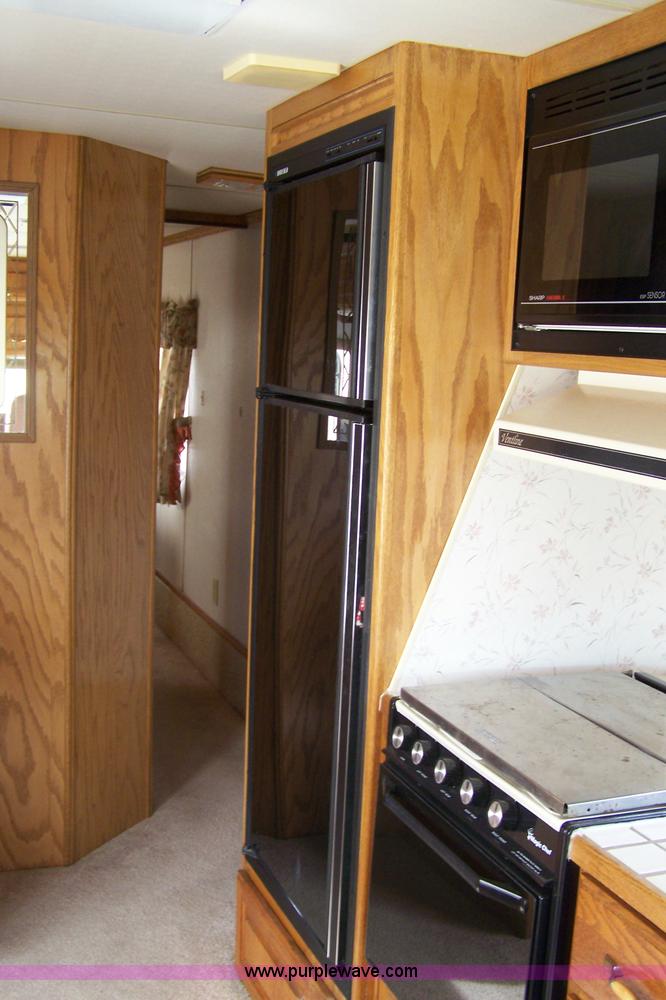 image for item 7336 1990 Kountry Star 37' motor home