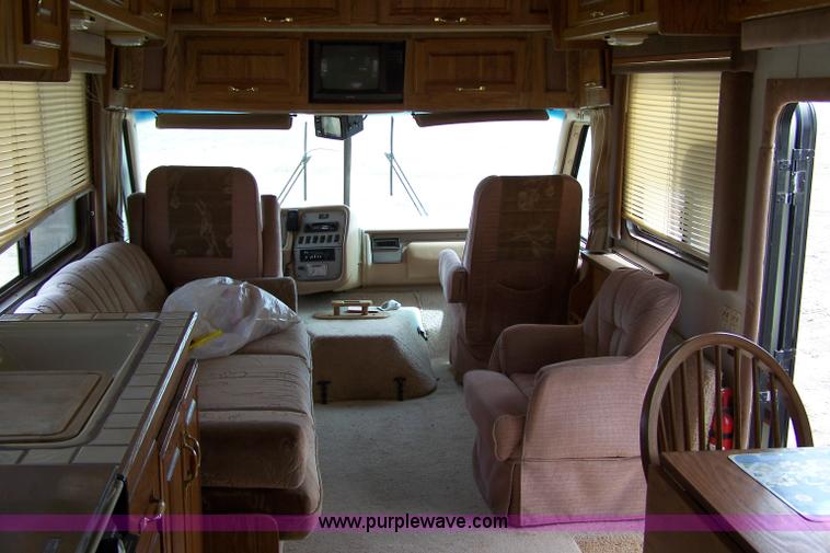 image for item 7336 1990 Kountry Star 37' motor home