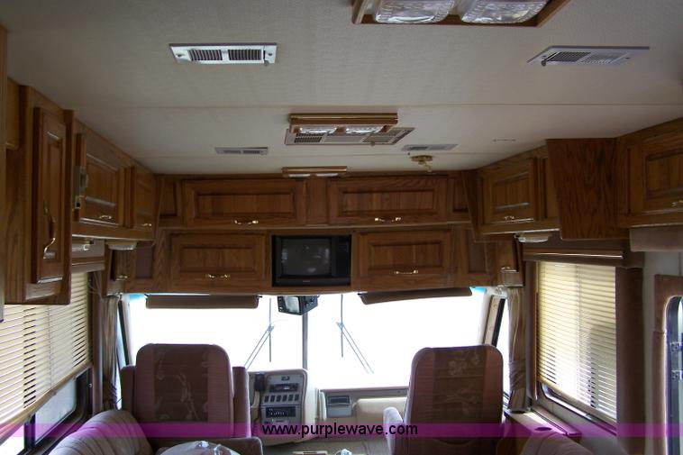 image for item 7336 1990 Kountry Star 37' motor home