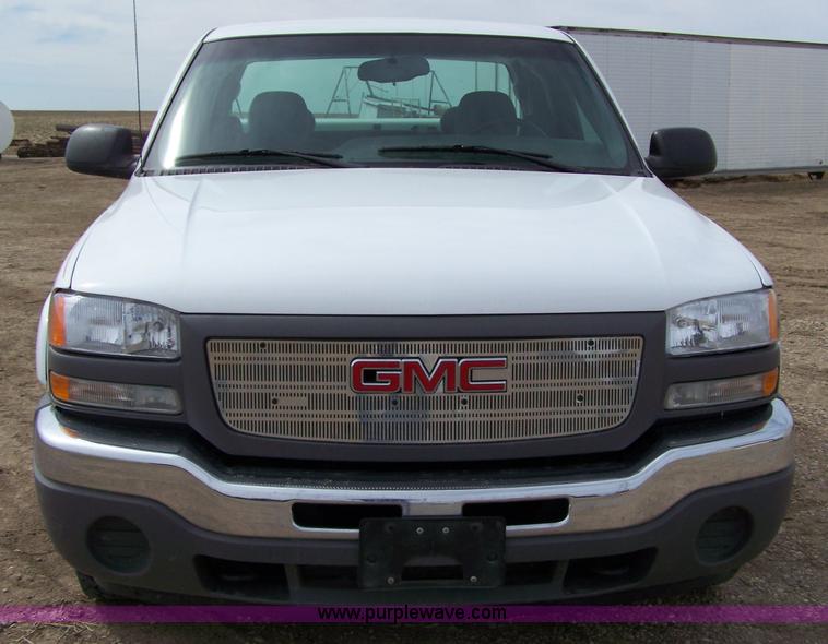 image for item 7337 2006 GMC Sierra C1500 quad cab pickup truck