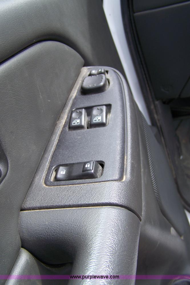 image for item 7337 2006 GMC Sierra C1500 quad cab pickup truck