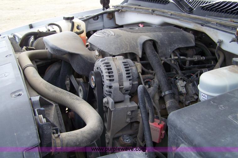 image for item 7337 2006 GMC Sierra C1500 quad cab pickup truck