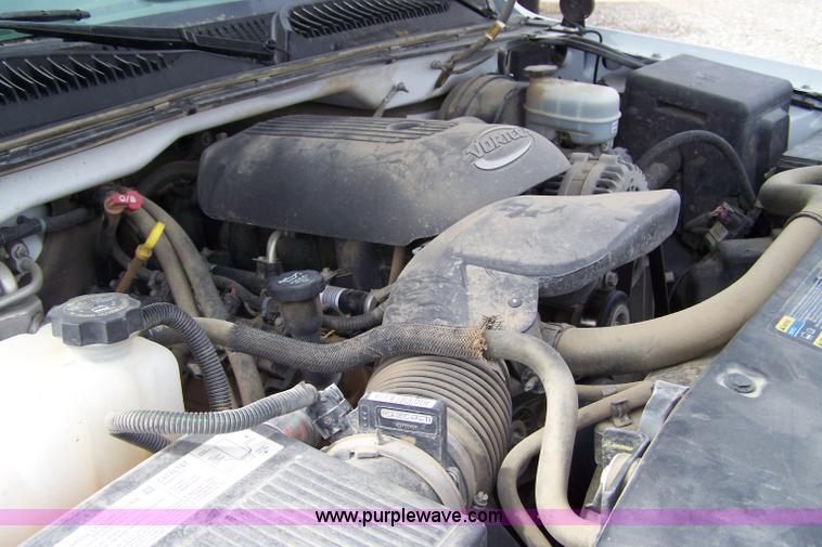 image for item 7337 2006 GMC Sierra C1500 quad cab pickup truck