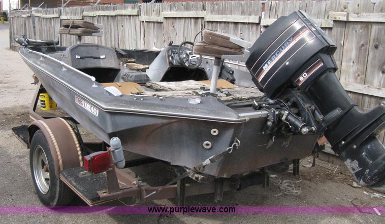 image for item 8011 1982 Glasstream Hydra Bass 15V 15' fishing boat with trailer