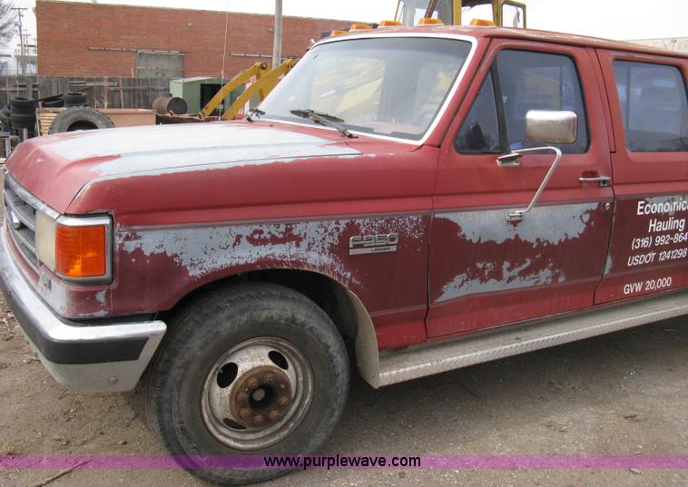 image for item 8012 1991 Ford F350 Custom XLT Lariat four-door flatbed dually pickup