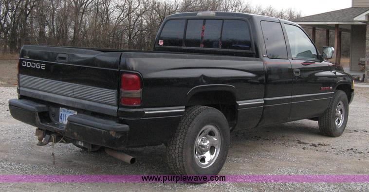 image for item 8084 1996 Dodge Ram 1500 Laramie SLT extended cab pickup truck