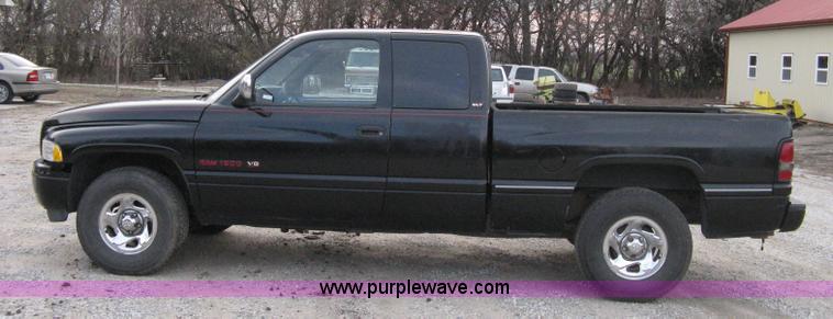 image for item 8084 1996 Dodge Ram 1500 Laramie SLT extended cab pickup truck