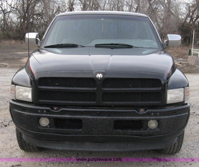 image for item 8084 1996 Dodge Ram 1500 Laramie SLT extended cab pickup truck