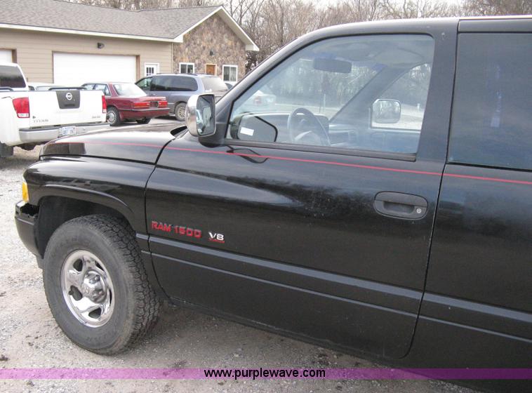 image for item 8084 1996 Dodge Ram 1500 Laramie SLT extended cab pickup truck