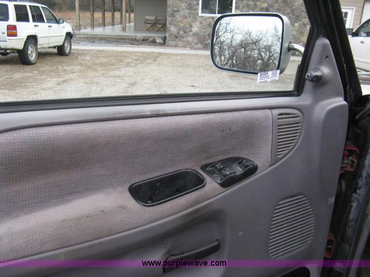 image for item 8084 1996 Dodge Ram 1500 Laramie SLT extended cab pickup truck