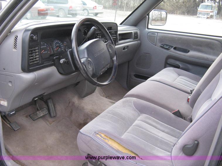 image for item 8084 1996 Dodge Ram 1500 Laramie SLT extended cab pickup truck