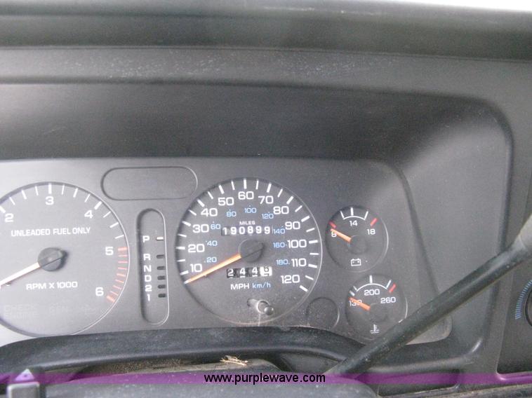 image for item 8084 1996 Dodge Ram 1500 Laramie SLT extended cab pickup truck