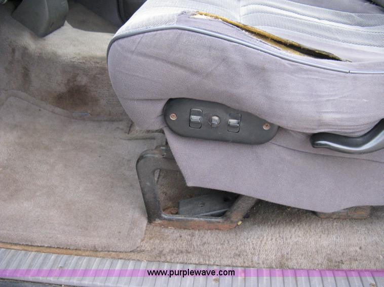 image for item 8084 1996 Dodge Ram 1500 Laramie SLT extended cab pickup truck