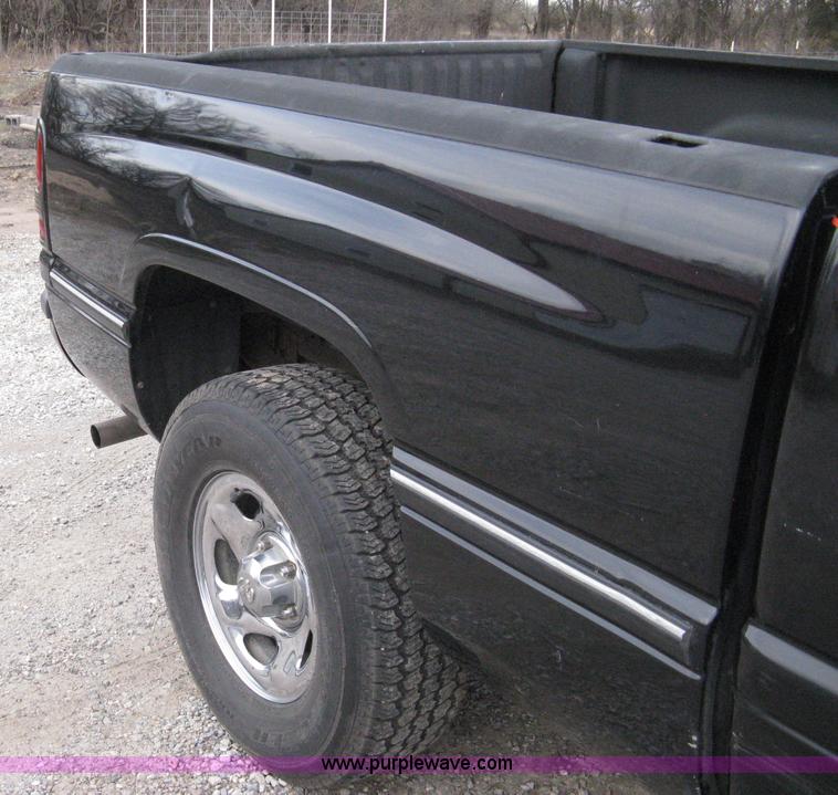 image for item 8084 1996 Dodge Ram 1500 Laramie SLT extended cab pickup truck