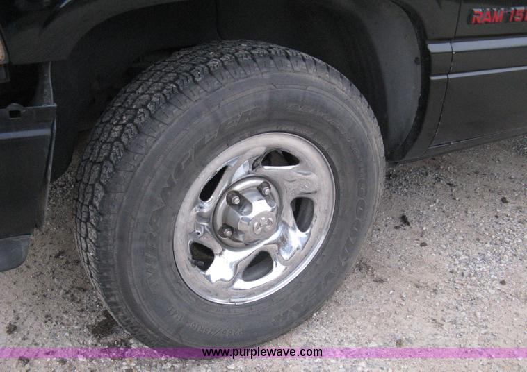 image for item 8084 1996 Dodge Ram 1500 Laramie SLT extended cab pickup truck