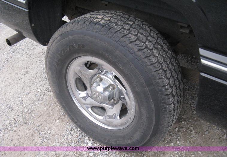 image for item 8084 1996 Dodge Ram 1500 Laramie SLT extended cab pickup truck