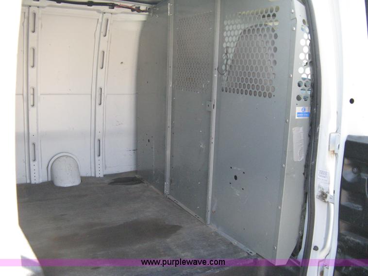 image for item 8090 1999 Chevrolet G2500 Express service van