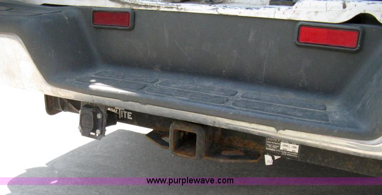 image for item 8090 1999 Chevrolet G2500 Express service van