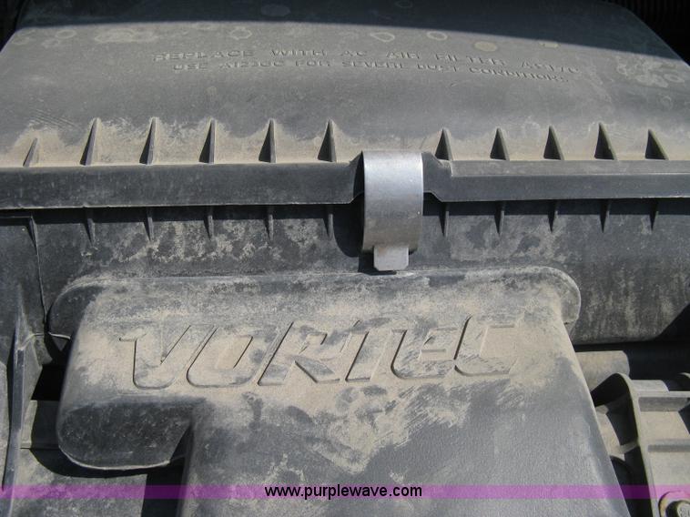 image for item 8090 1999 Chevrolet G2500 Express service van