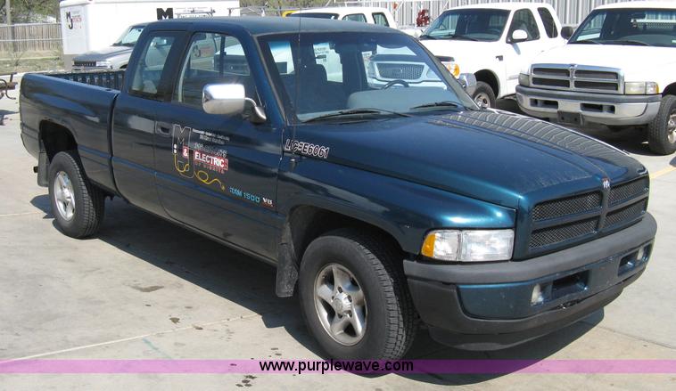 image for item 8093 1996 Dodge Ram 1500 club cab pickup truck
