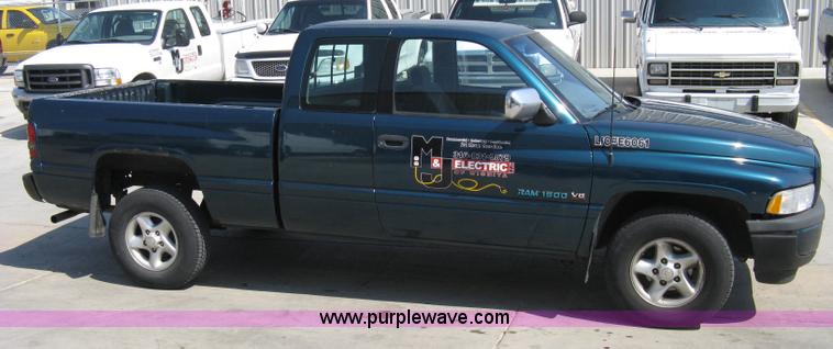 image for item 8093 1996 Dodge Ram 1500 club cab pickup truck