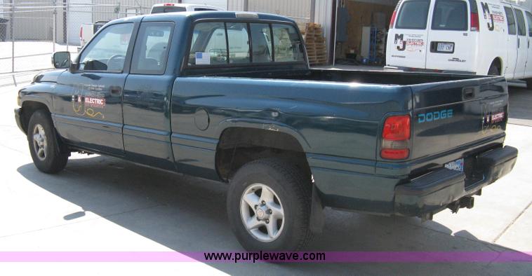 image for item 8093 1996 Dodge Ram 1500 club cab pickup truck