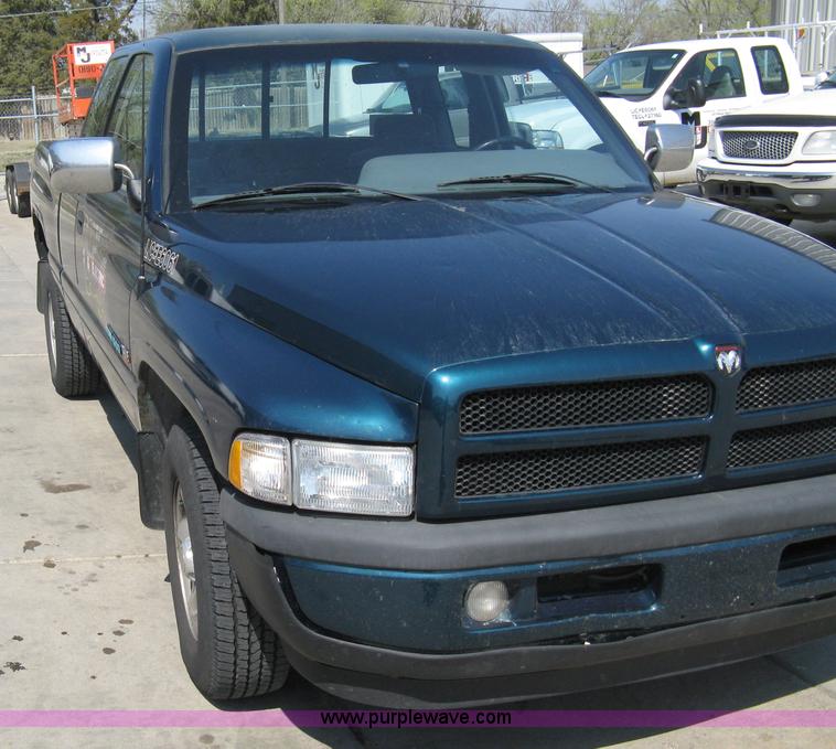 image for item 8093 1996 Dodge Ram 1500 club cab pickup truck