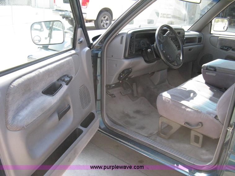 image for item 8093 1996 Dodge Ram 1500 club cab pickup truck