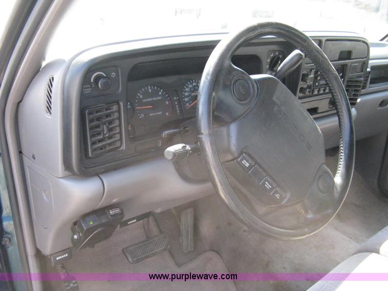 image for item 8093 1996 Dodge Ram 1500 club cab pickup truck