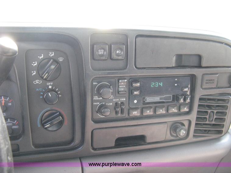 image for item 8093 1996 Dodge Ram 1500 club cab pickup truck