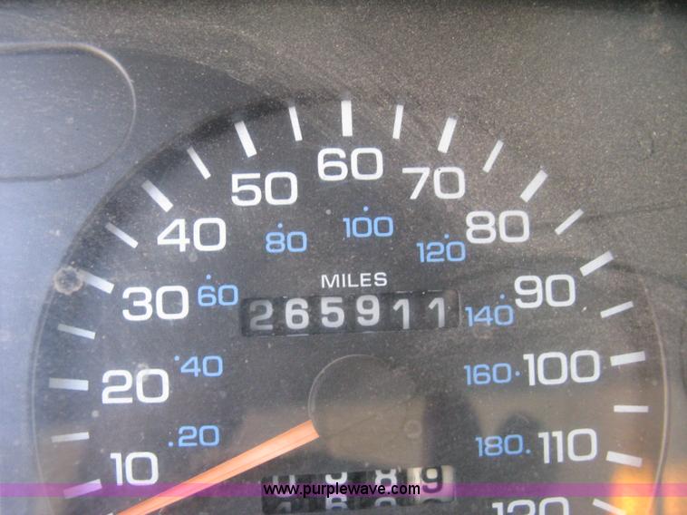 image for item 8093 1996 Dodge Ram 1500 club cab pickup truck