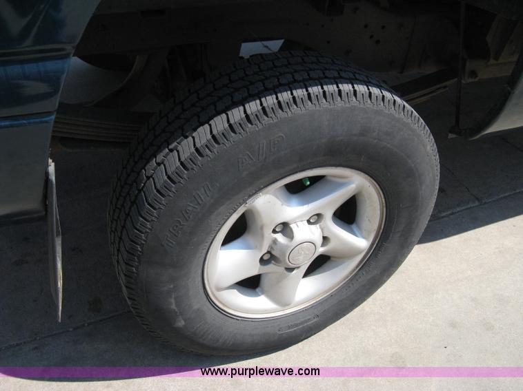 image for item 8093 1996 Dodge Ram 1500 club cab pickup truck