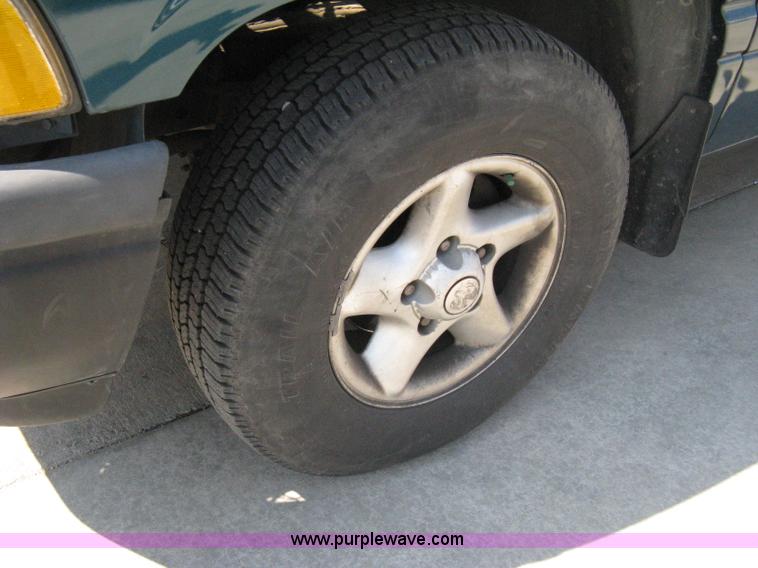 image for item 8093 1996 Dodge Ram 1500 club cab pickup truck