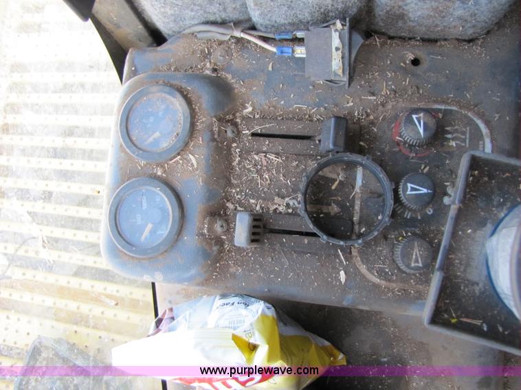 image for item 1020 2000 New Holland FX58 forage chopper