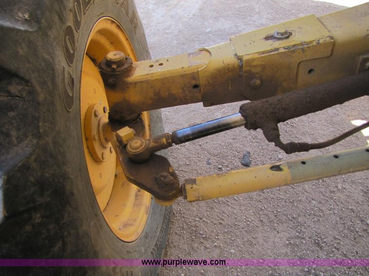 image for item 1020 2000 New Holland FX58 forage chopper