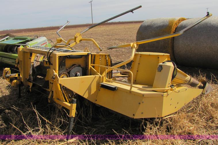 image for item 1021 2002 New Holland RI 450 forage header