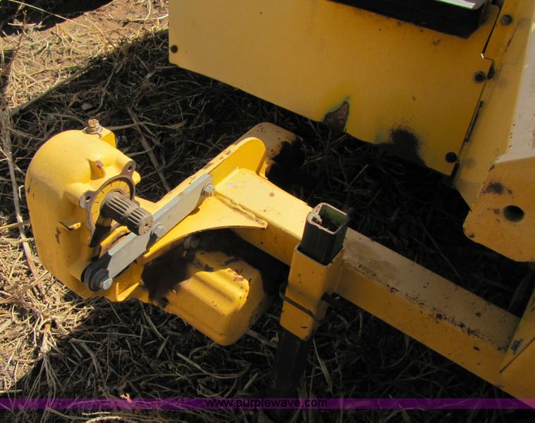 image for item 1021 2002 New Holland RI 450 forage header