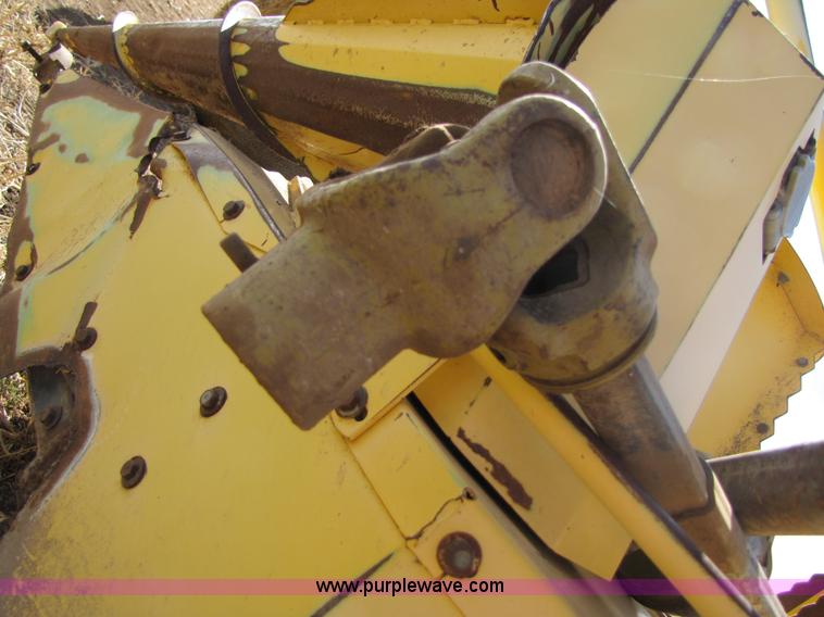 image for item 1021 2002 New Holland RI 450 forage header