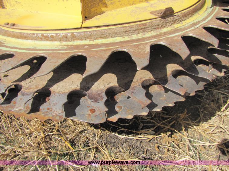 image for item 1021 2002 New Holland RI 450 forage header