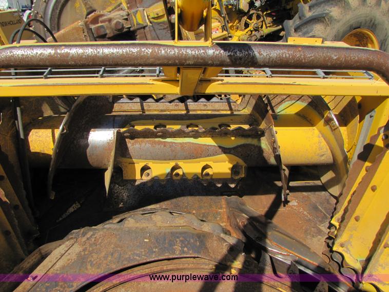 image for item 1021 2002 New Holland RI 450 forage header
