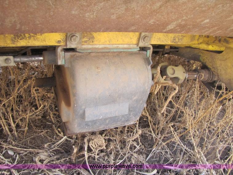 image for item 1021 2002 New Holland RI 450 forage header